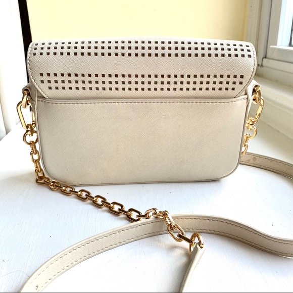 ❌SOLD❌ Tory Burch perforated cross body bag - Picture 4 of 7